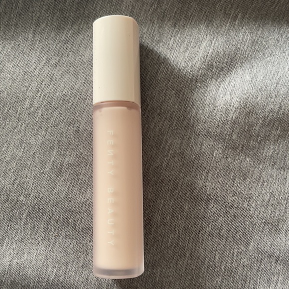 Fenty 100 Pro Filt'r Instant Retouch Concealer - Picture 4 of 5